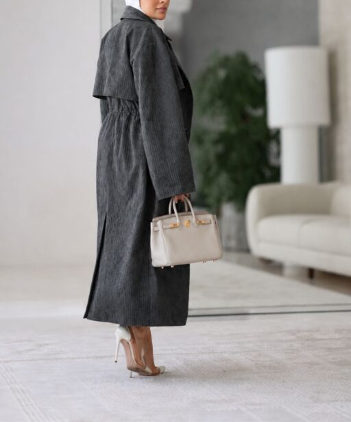 Alternative view of Summer 19 grey cover up